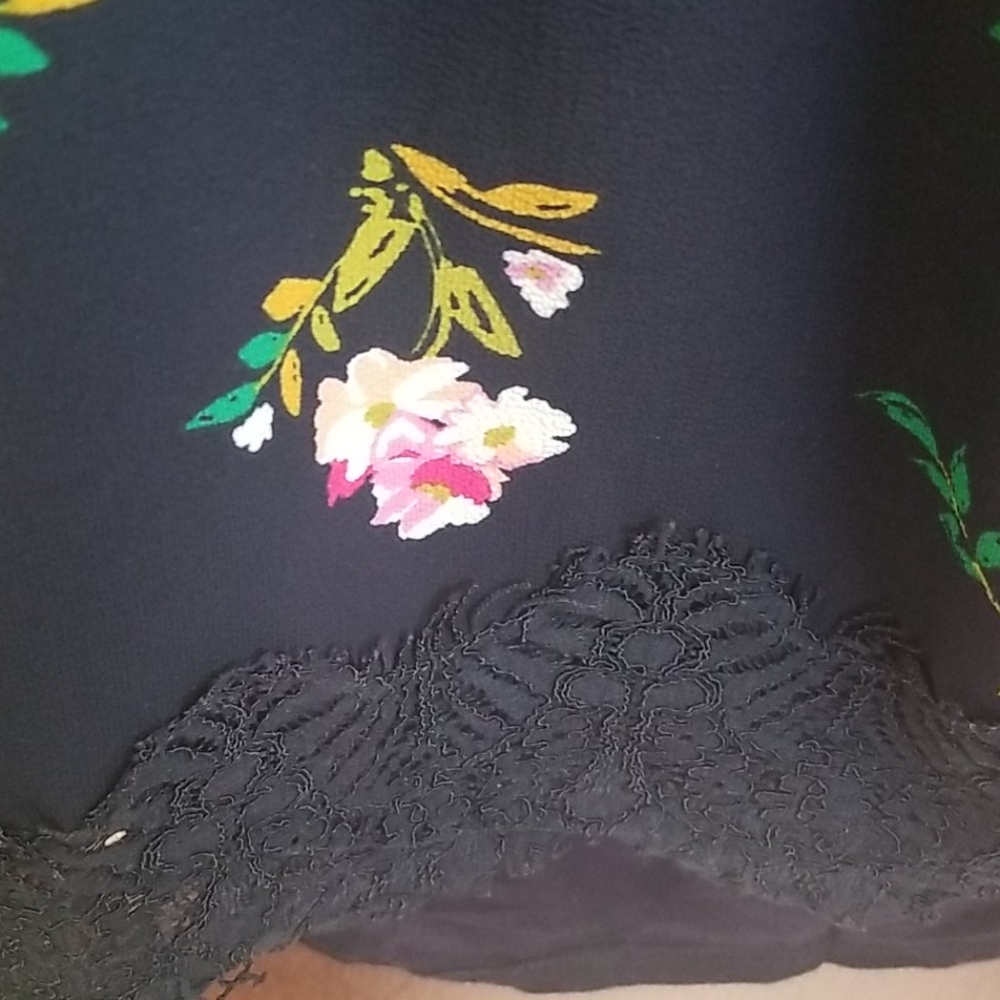 Blouse - Picture 2 of 6